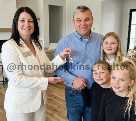 rhondahopkins_realtor.jpg Property of rhondahopkins_realtor. Unauthorized use is identity theft.